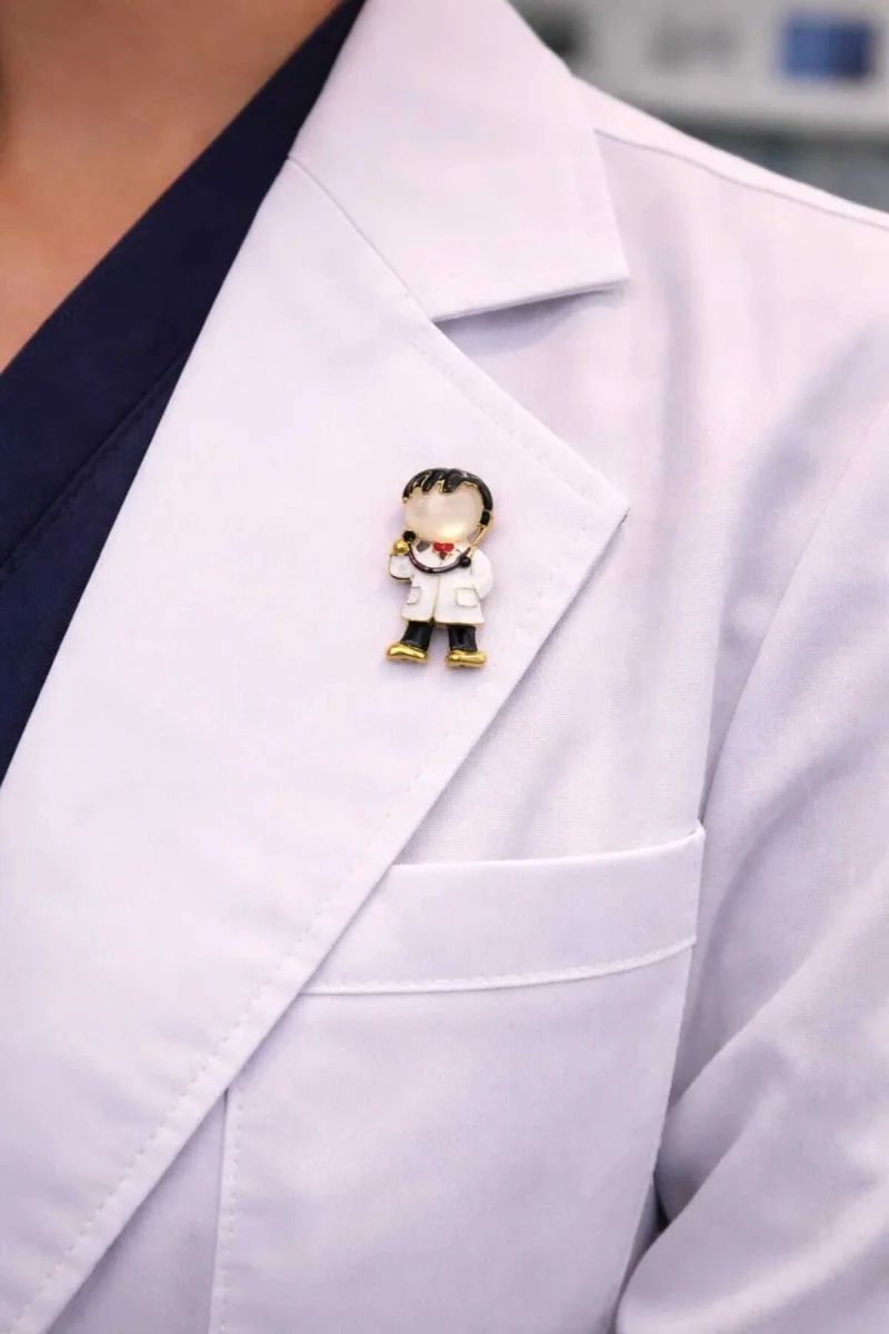 Doktor Önlüğü Tasarım Broş - 2