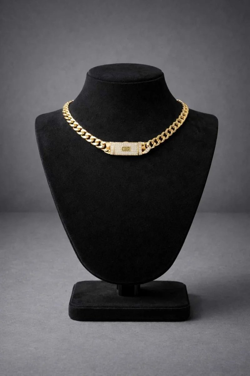 Gold Zincir Taşlı Kilit Detaylı Kolye